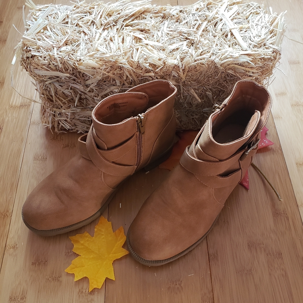 Girls boots